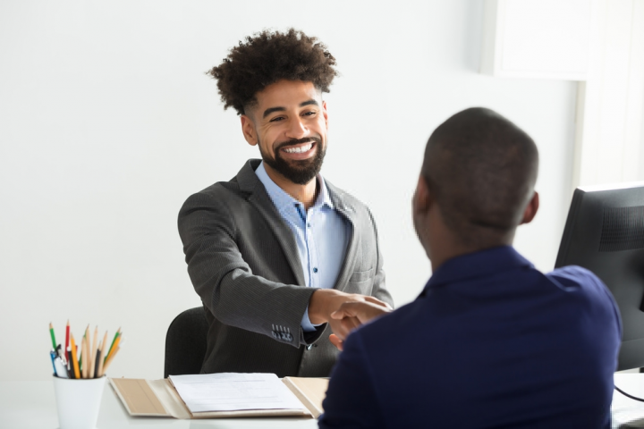 Como se sair bem em uma entrevista de emprego – Linguagem Corporal